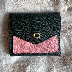 COACH WYN WALLET PINK/GREEN